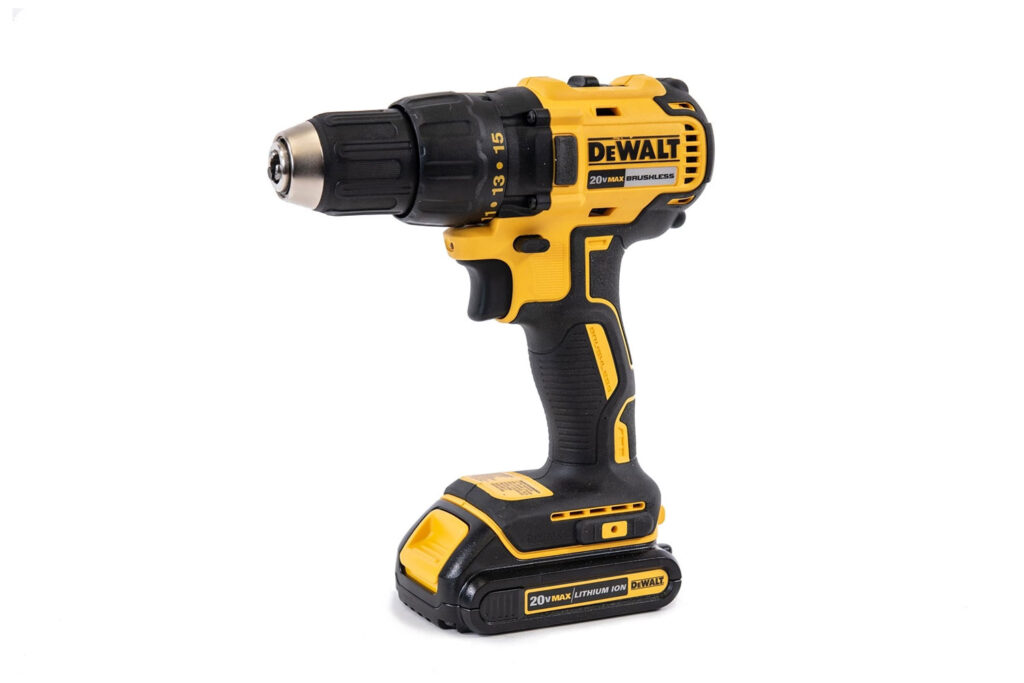 Parafusadeira e Furadeira Dewalt DCD777C2